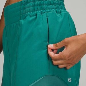 Lululemon Hotty Hot HR Short 4” Lined
